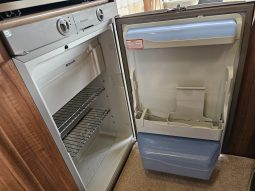 
										Auto-Sleepers Broadway EK 4 Berth Coach Built Motorhome full									