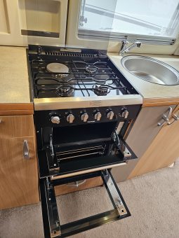 
										Swift Kon-Tiki 679 4 Berth Coachbuilt Motorhome *GARAGE* full									
