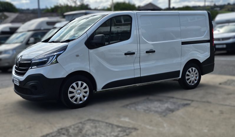
								Renault Trafic 2.0 dCi ENERGY 28 Business SWB Standard Roof Euro 6 (s/s) 5dr full									