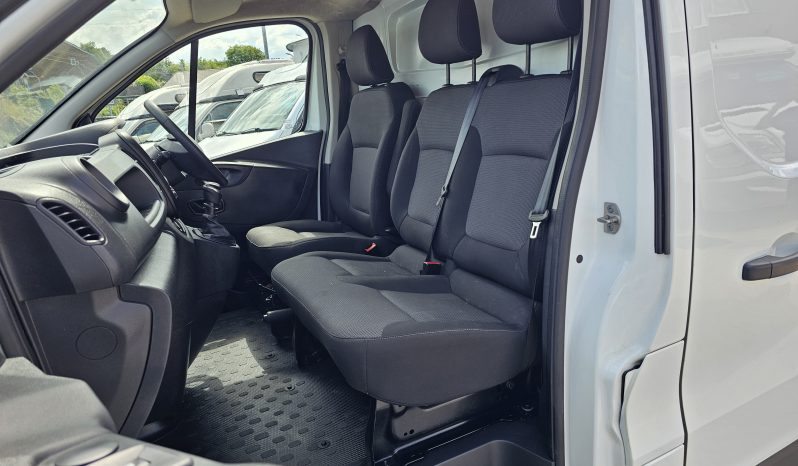 
								Renault Trafic 2.0 dCi ENERGY 28 Business SWB Standard Roof Euro 6 (s/s) 5dr full									