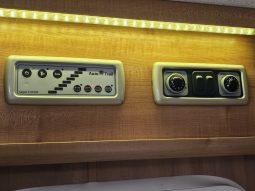
										Auto-Trail Apache 634 4 Berth Coach Built Motorhome *U LOUNGE* full									