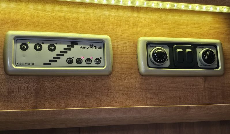 
								Auto-Trail Apache 634 4 Berth Coach Built Motorhome *U LOUNGE* full									