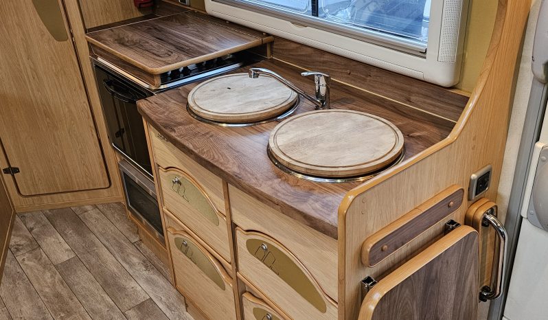 
								IH Motorhomes J500 Luxury 2 Berth AUTOMATIC Low Profile Coachbuilt Motorhome full									