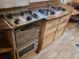 
										IH Motorhomes J500 Luxury 2 Berth AUTOMATIC Low Profile Coachbuilt Motorhome full									