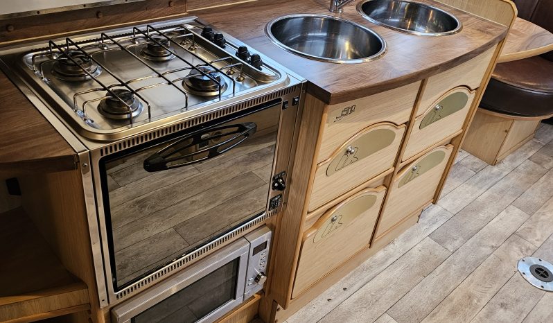 
								IH Motorhomes J500 Luxury 2 Berth AUTOMATIC Low Profile Coachbuilt Motorhome full									