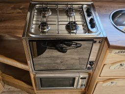 
										IH Motorhomes J500 Luxury 2 Berth AUTOMATIC Low Profile Coachbuilt Motorhome full									