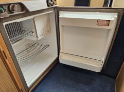 
										Autosleeper Harmony 4 Berth Hightop Camper Van Peugeot Boxer – Low Miles full									