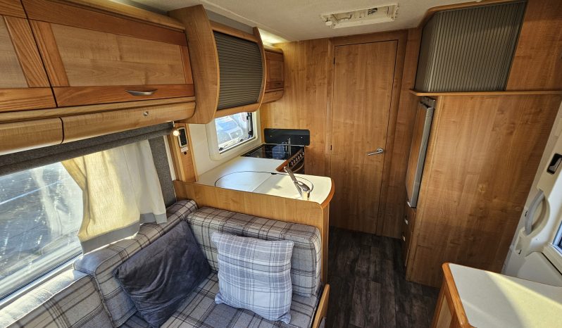 
								Autotrail Cheyenne 840 SE Tag Axel 4 Berth Coachbuilt Motorhome full									