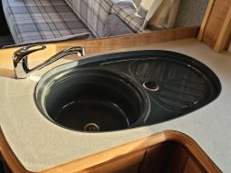 
										Autotrail Cheyenne 840 SE Tag Axel 4 Berth Coachbuilt Motorhome full									