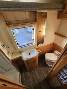 
										Autotrail Cheyenne 840 SE Tag Axel 4 Berth Coachbuilt Motorhome full									