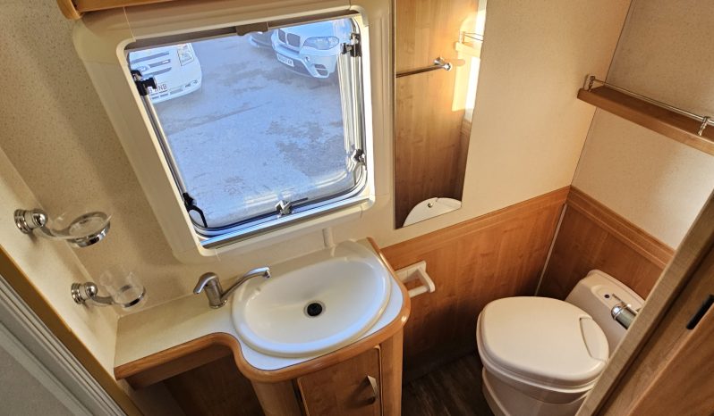 
								Autotrail Cheyenne 840 SE Tag Axel 4 Berth Coachbuilt Motorhome full									