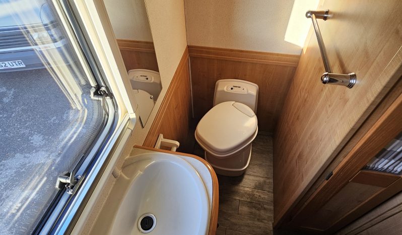 
								Autotrail Cheyenne 840 SE Tag Axel 4 Berth Coachbuilt Motorhome full									