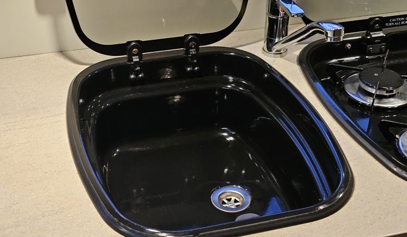 
								Elddis Majestic 105 Low Profile 2 Berth Coachbuilt Motorhome full									