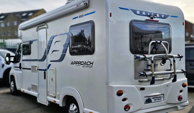 
								Bailey Approach Advance 665 6 Berth Low Profile Motorhome *U LOUNGE* full									