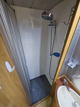 
										Hobby 700 Luxury Low Profile Coachbuilt Tag Axel Motorhome – Fiat Ducato full									