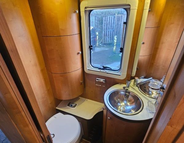 
								LE RANDONNEUR 9096DF 4 Berth Luxury A-Class Motorhome – Fixed Bed full									