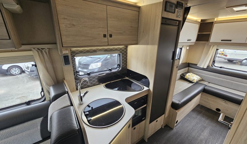 
								2020 Auto-Trail F-Line F72 AUTOMATIC Coachbuilt 6 Berth Motorhome – Low Mileage full									