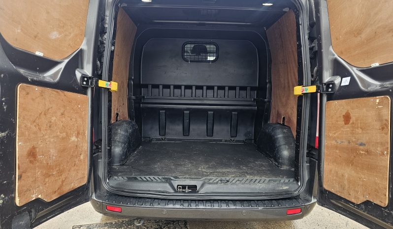
								Ford Transit Custom Limited 6 Seater Crew Van 2.0 320 SWB L1 H1 Euro 6 (s/s) full									