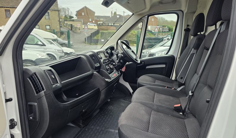 
								Peugeot Boxer 2.2 BlueHDi 435 Professional L4 H2 Euro 6 XLWB Van full									
