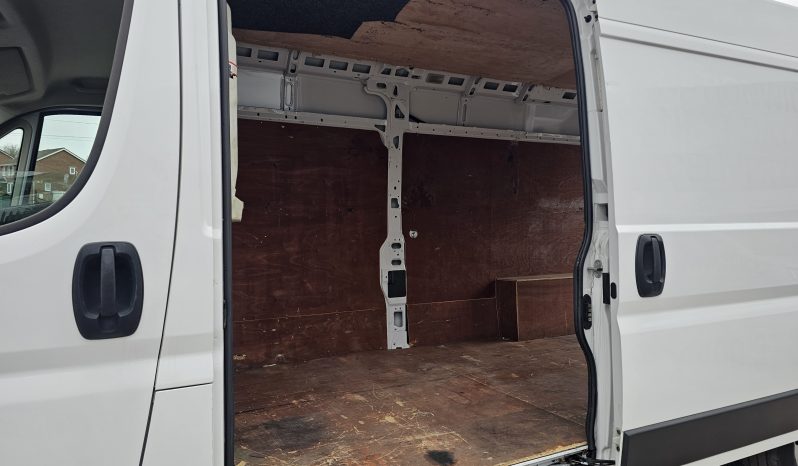 
								Peugeot Boxer 2.2 BlueHDi 435 Professional L4 H2 Euro 6 XLWB Van full									