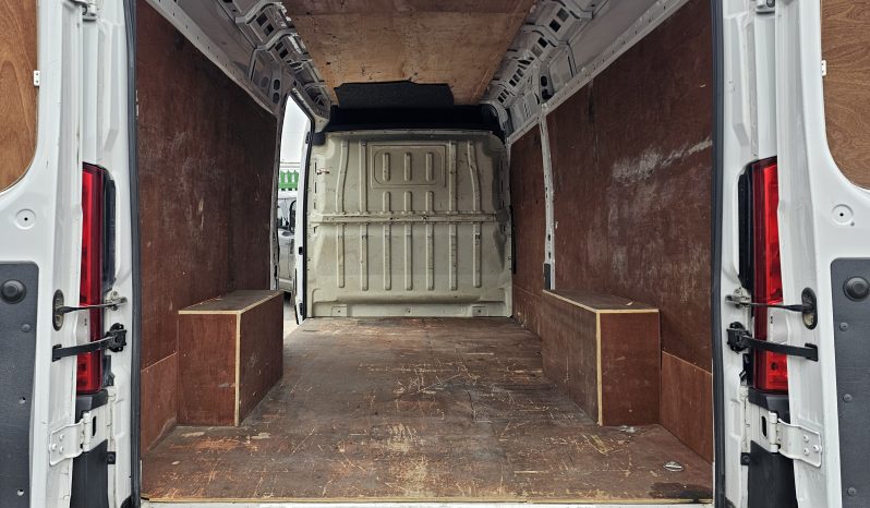 
								Peugeot Boxer 2.2 BlueHDi 435 Professional L4 H2 Euro 6 XLWB Van full									