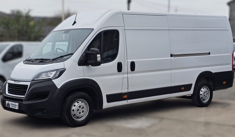 
								Peugeot Boxer 2.2 BlueHDi 435 Professional L4 H2 Euro 6 XLWB Van full									