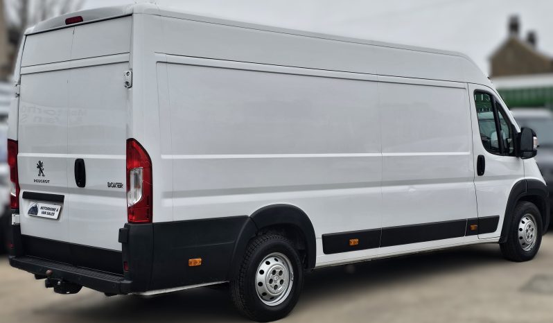 
								Peugeot Boxer 2.2 BlueHDi 435 Professional L4 H2 Euro 6 XLWB Van full									