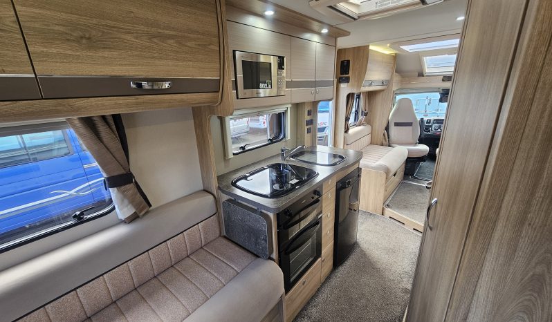 
								Elddis Platinum Edition II 195 Low Profile 4 Berth Coachbuilt Motorhome full									