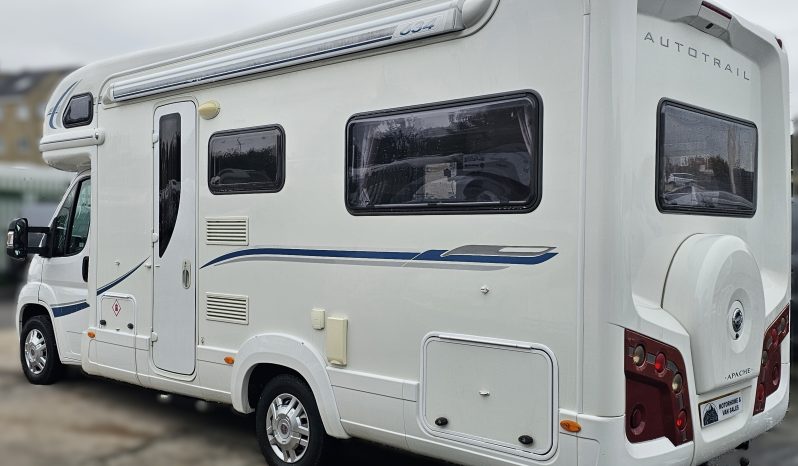 
								Auto-Trail Apache 634 AUTOMATIC 4 Berth Coachbuilt Motorhome full									
