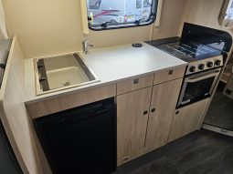 
										Auto-Trail Expedition C71 6 Berth Coachbuilt Motorhome full									