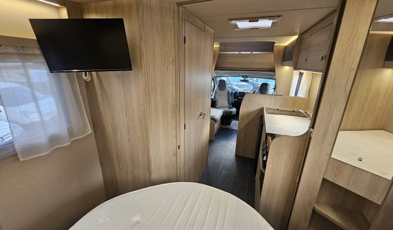 
								Auto-Trail Expedition C71 6 Berth Coachbuilt Motorhome full									