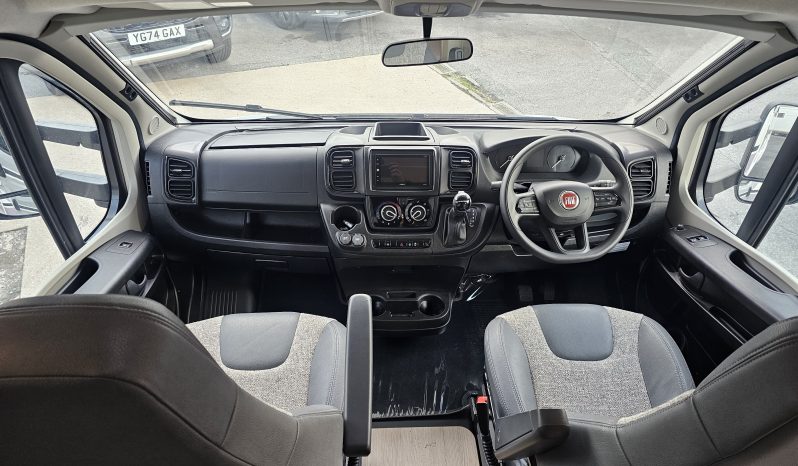 
								Auto-Trail Expedition C71 6 Berth Coachbuilt Motorhome full									