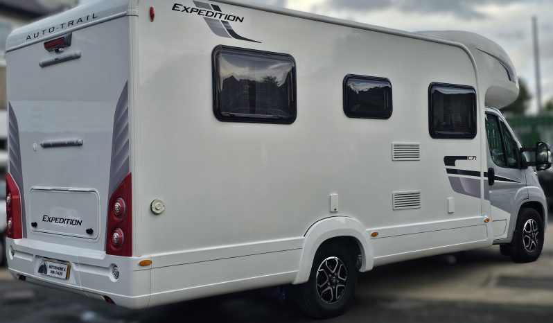 
								Auto-Trail Expedition C71 6 Berth Coachbuilt Motorhome full									
